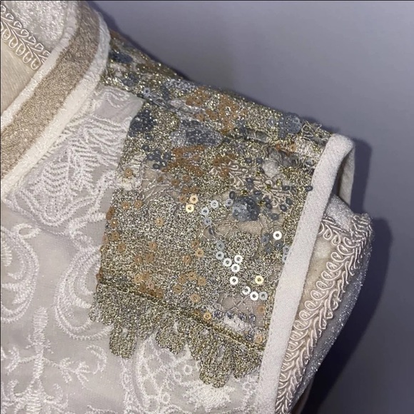 COPY - Cream color lace blouse - Picture 2 of 8